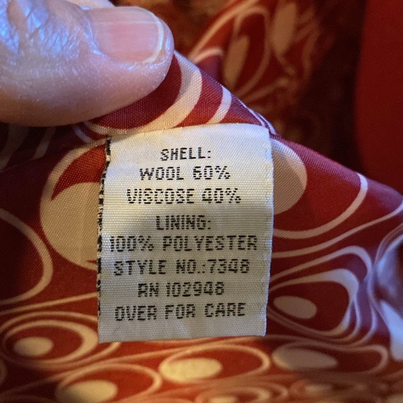 Tulle size smalll red coat - Picture 3 of 5